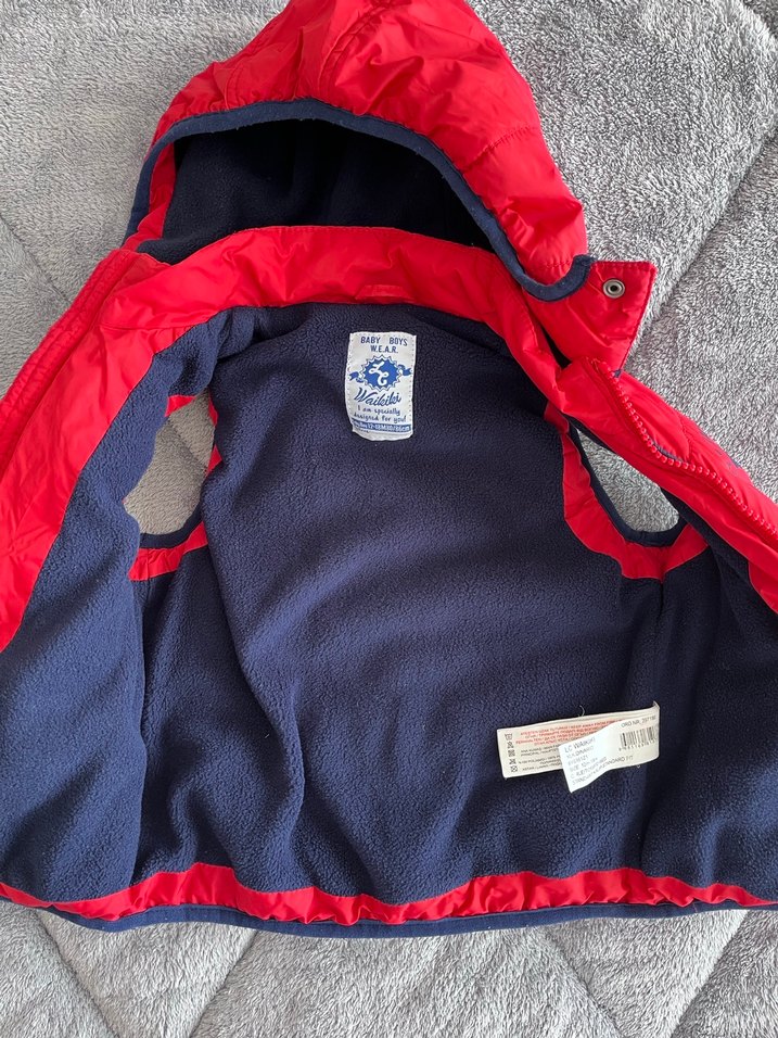 Kırmızı Kapüşonlu Erkek Çocuk Yelek - Görsel 2