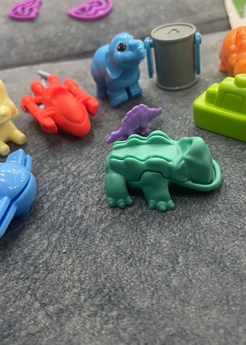 Renkli Karışık Oyuncak Parçaları - Görsel 15