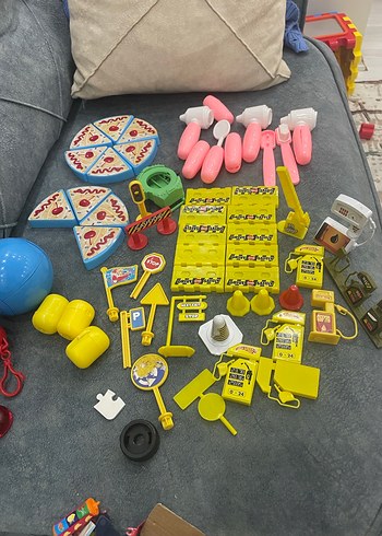 Renkli Karışık Oyuncak Parçaları - Görsel 4