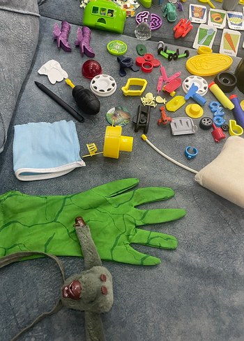 Renkli Karışık Oyuncak Parçaları - Görsel 7