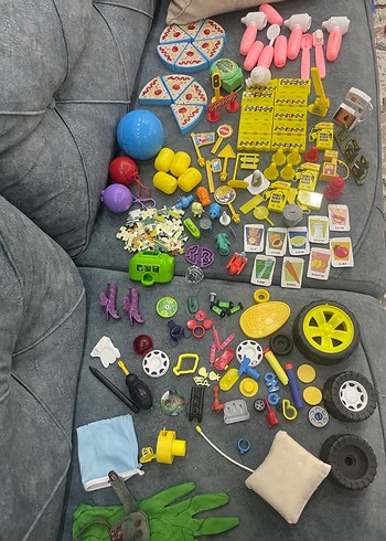 Renkli Karışık Oyuncak Parçaları - Görsel 14