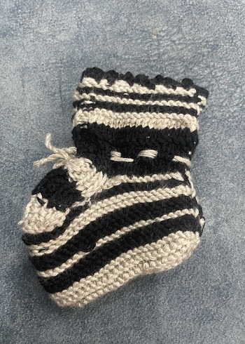 Bohem Tarz Beyaz Gri Zebralı Erkek Bebek Patik - Görsel 2