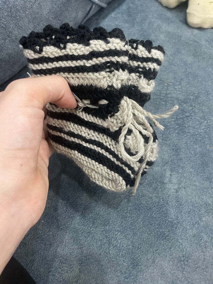 Bohem Tarz Beyaz Gri Zebralı Erkek Bebek Patik - Görsel 3