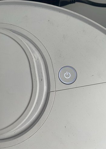 Beyaz ve gri robot süpürge - Görsel 12