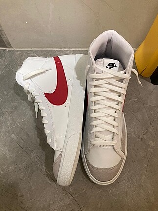 Nike Blazer Mid 77