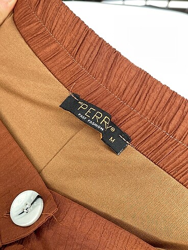 m Beden kahverengi Renk PreLoved Uzun Etek %70 İndirimli.