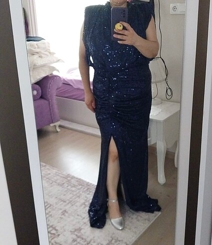 sadece bir gece giyildi