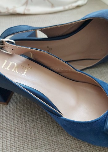 Mavi Süet Tokalı Kadın Topuklu Ayakkabı - Görsel 3