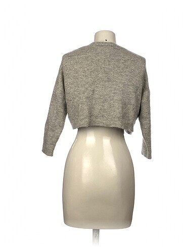 s Beden Pull and Bear Hırka %70 İndirimli.