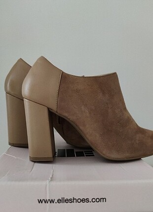 Elle Shoes Bot