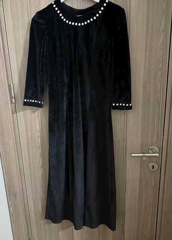 Boncuk Detaylı Siyah kadife Uzun Elbise - Görsel 2