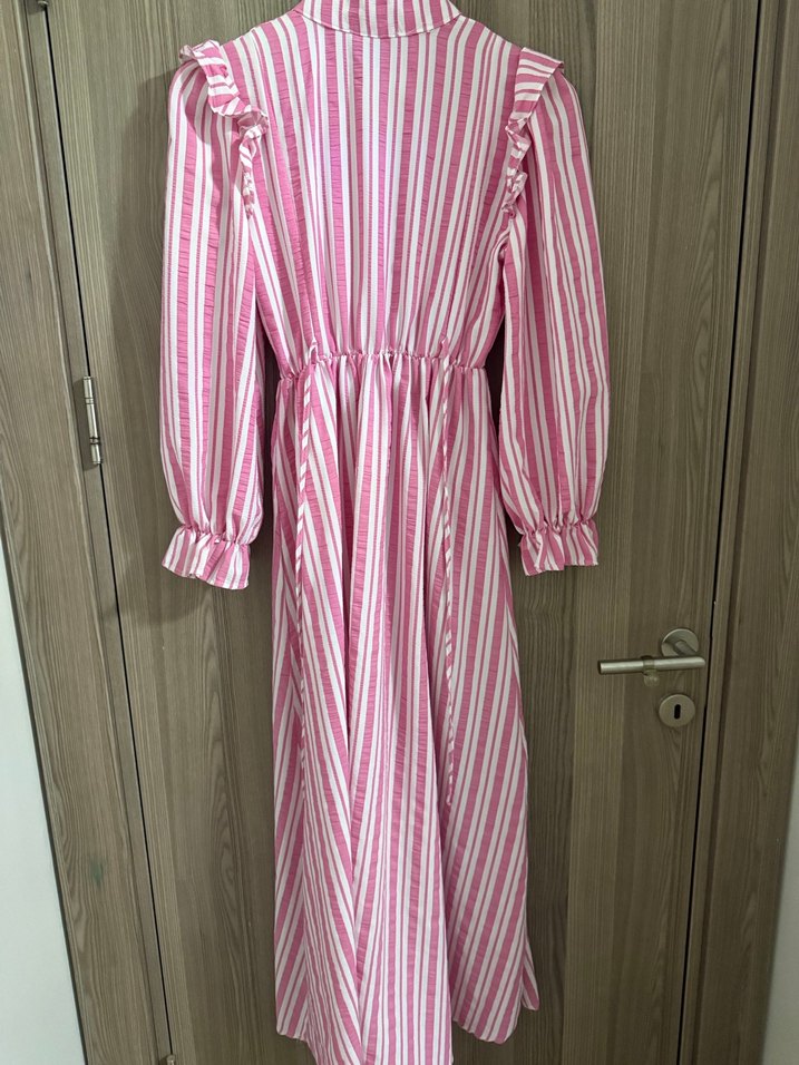 Pembe Çizgili Uzun Kollu Volanlı Elbise - Görsel 3