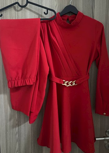 Kemer Detaylı Kırmızı Uzun Kollu Tunik Takım - Görsel 2