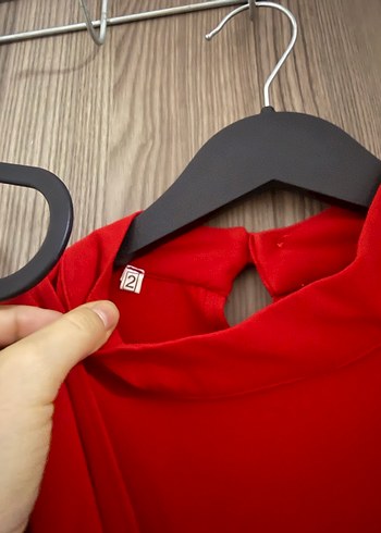 Kemer Detaylı Kırmızı Uzun Kollu Tunik Takım - Görsel 3