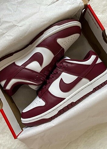 NİKE DUNK LOW SPOR AYAKKABI