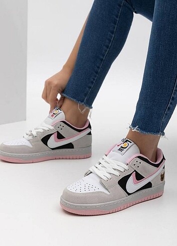 NİKE DUNK LOW SPOR AYAKKABI