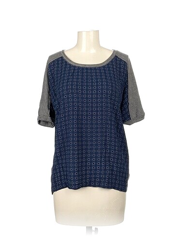 PreLoved T-shirt %70 İndirimli.