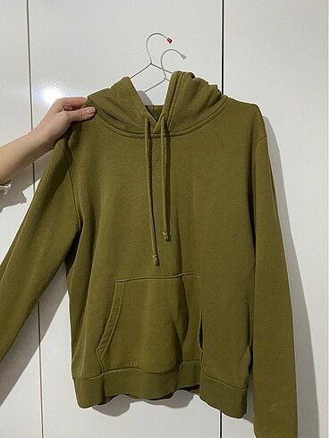 H&M sweatshirt