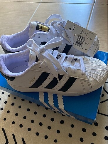 Adidas Superstar