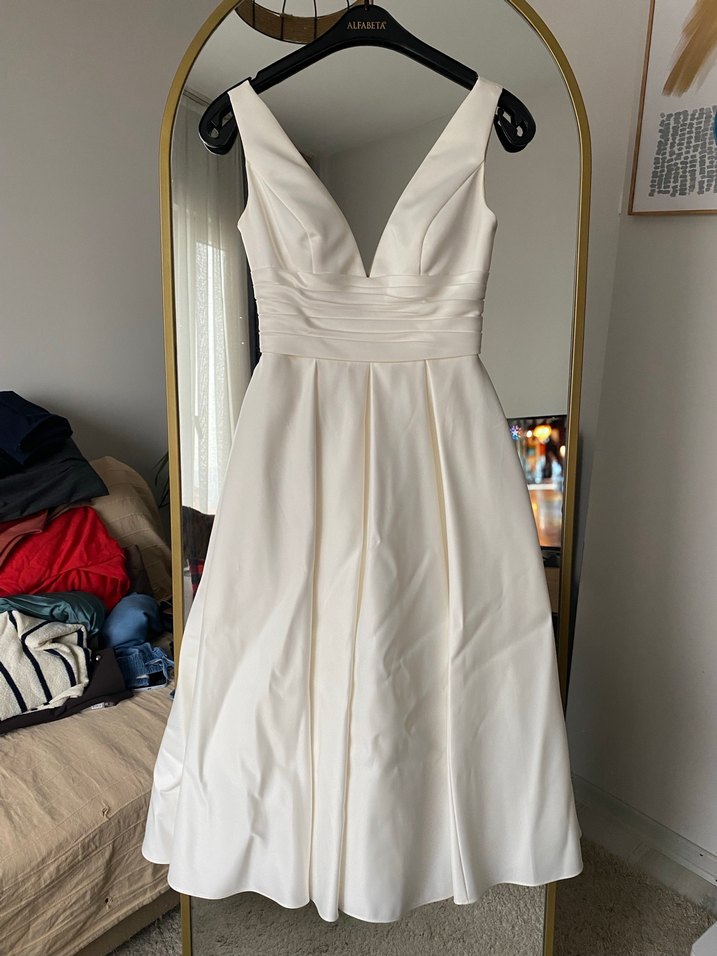 V Yaka A Kesim Beyaz Gelinlik - Görsel 4