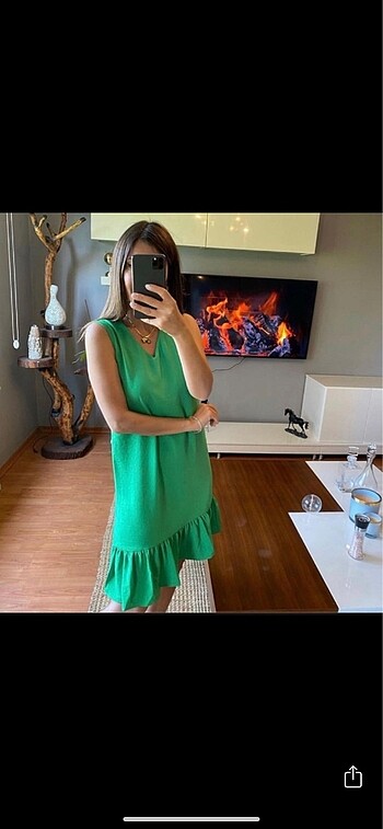 V yaka elbise