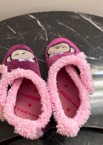 Kız Çocukları İçin Pembe Nakışlı Sıcak Terlik - Görsel 5