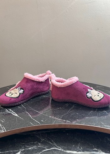 Kız Çocukları İçin Pembe Nakışlı Sıcak Terlik - Görsel 3