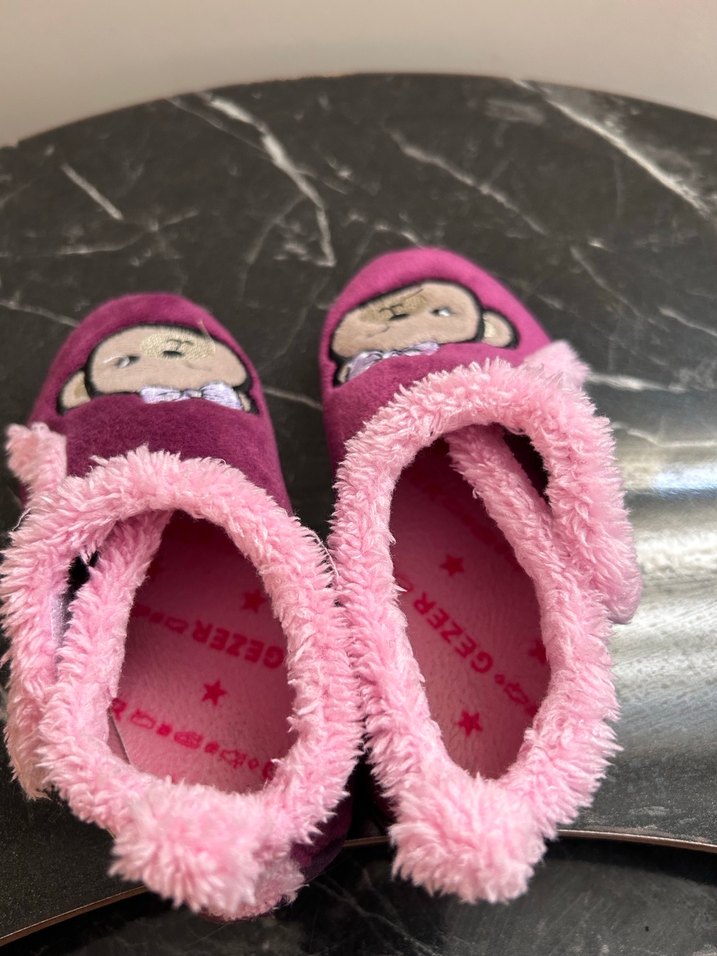 Kız Çocukları İçin Pembe Nakışlı Sıcak Terlik - Görsel 5