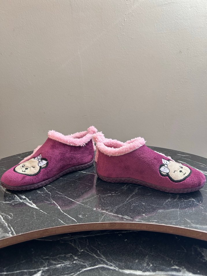 Kız Çocukları İçin Pembe Nakışlı Sıcak Terlik - Görsel 3
