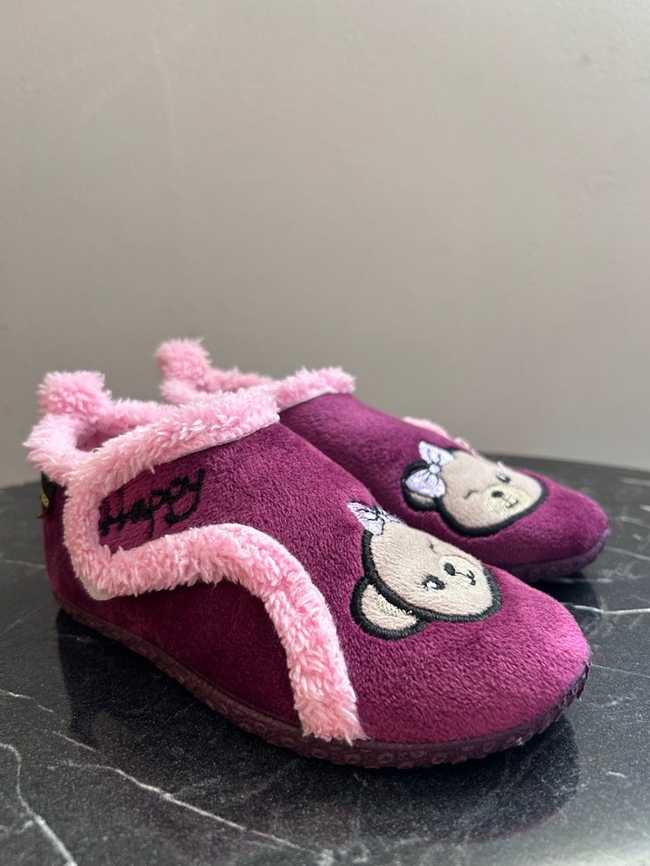 Kız Çocukları İçin Pembe Nakışlı Sıcak Terlik - Görsel 2