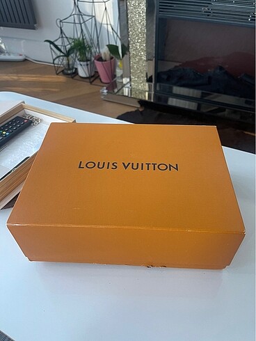 ORGİNAL LOUIS VUITTON KUTU