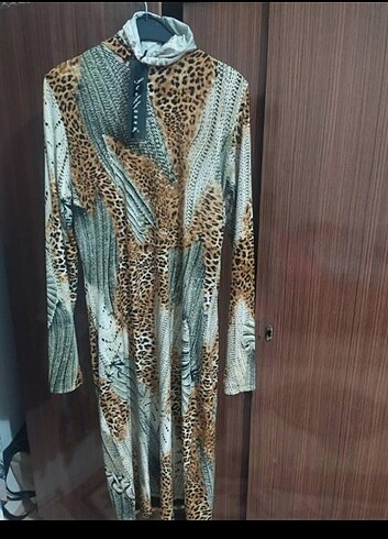 Kahverengi leopar desenli elbise 