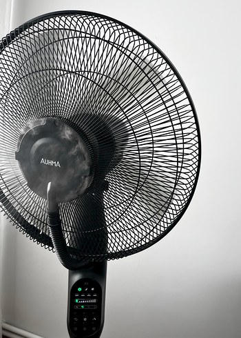 AUHM Siyah Ayaklı Vantilatör