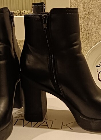 37 Beden siyah Renk CATWALK Kadın Bot