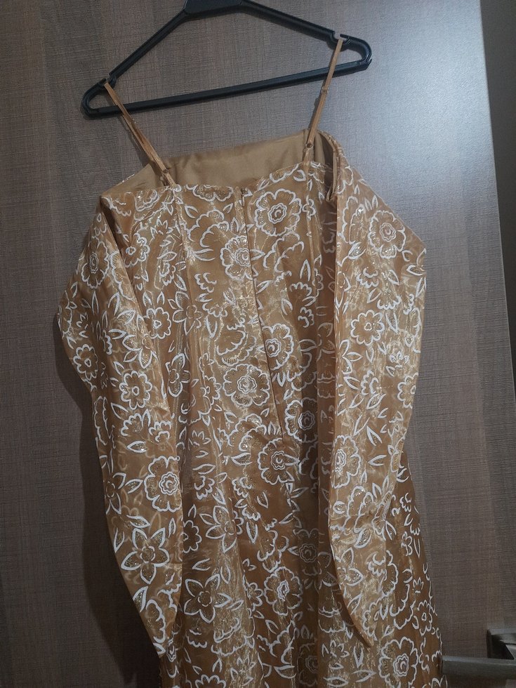 Gold ustune beyaz simli uzun Drapeli Straplez Kadın Elbise. - Görsel 3