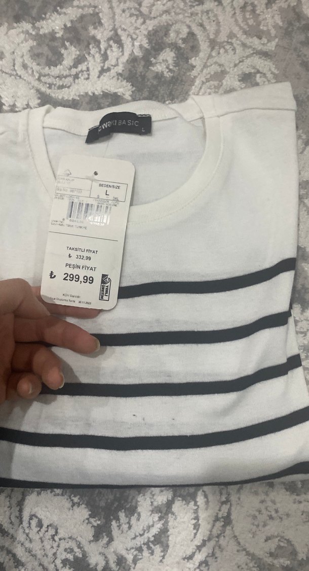 Kadın beyaz Çizgili Tişört - Görsel 3