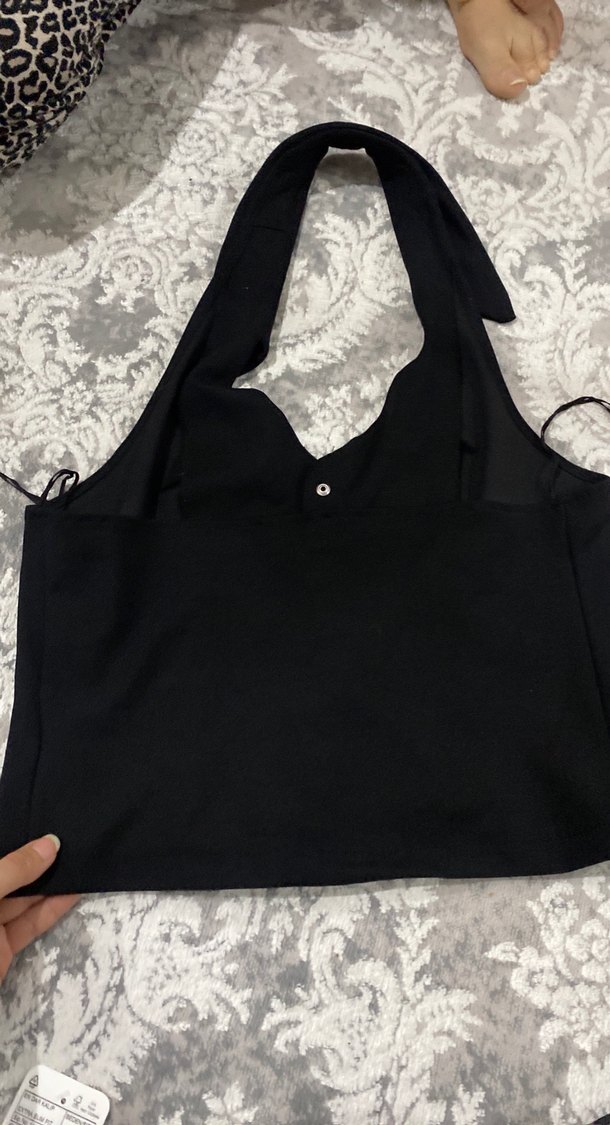 Siyah V Yaka Dantelli Gotik Kadın - Görsel 2