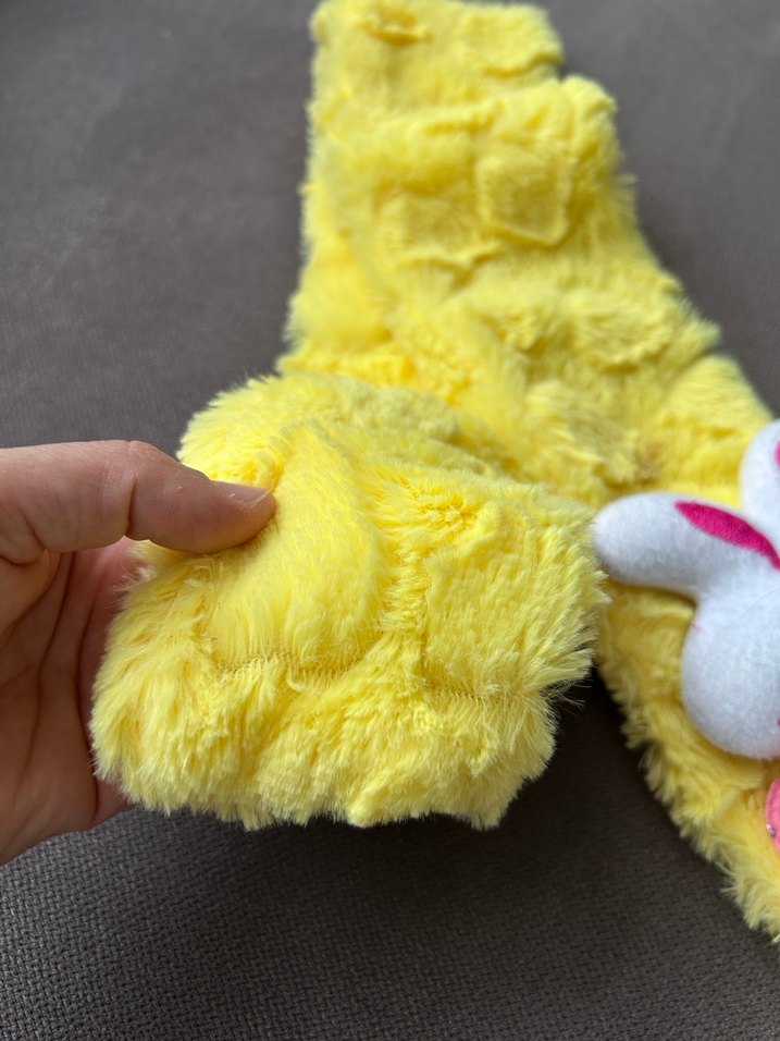 Sarı Nakışlı Tavşan Detaylı Çocuk Atkısı - Görsel 2