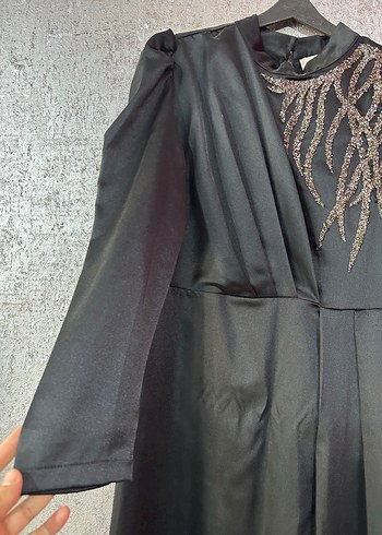 Uzun Kollu İşlemeli Siyah Gotik Elbise - Görsel 3