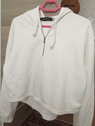 Kadın beyaz sweatshirt