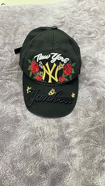 Yankees gül desenli şapka