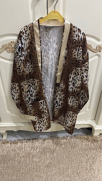 Leopar desenli sabahlık
