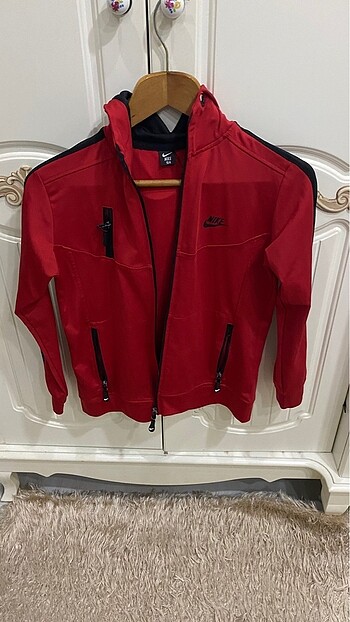 Nike eşofman üsttü