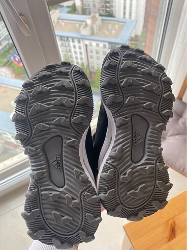 28 Beden siyah Renk Adidas çocuk bot