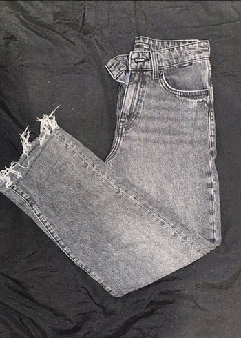 Mavi marks gri yırtık jean - Görsel 2