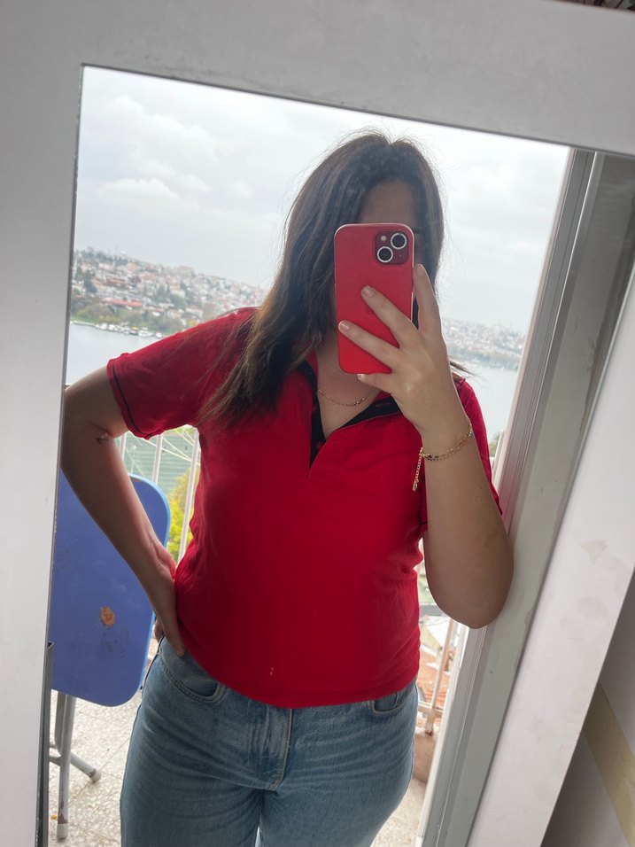 V Yaka Kırmızı  Gömlek - Görsel 2