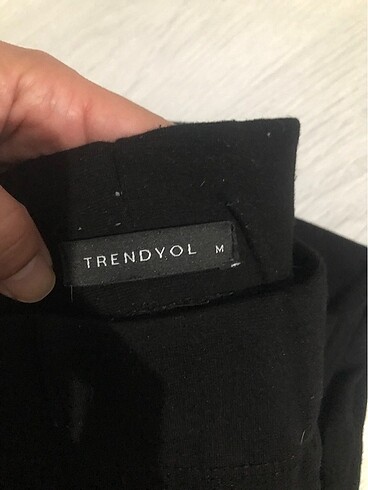 Trendyol & Milla Siyah yırtmaç detaylı örme tall pantalon