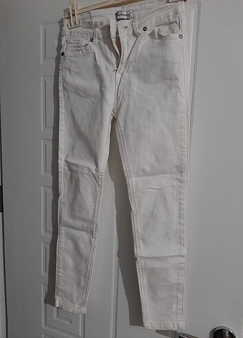 ful likralı beyaz kot pantalon