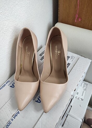 Diğer Stiletto 