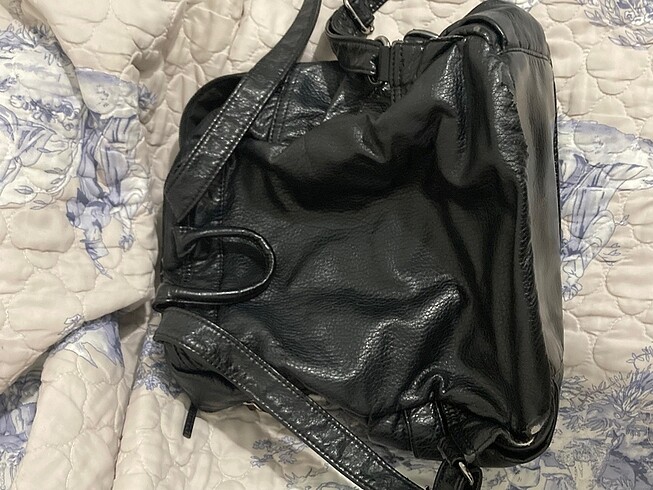 Mavi Jeans Yumuşak Deri Siyah Sırt Çantası